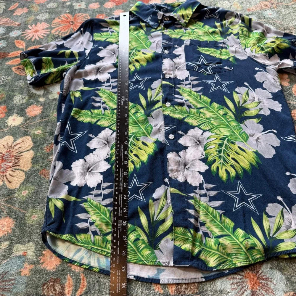 NFL‎ Team Apparel Dallas Cowboys Mens M Tropical Floral Aloha Button Down Shirt